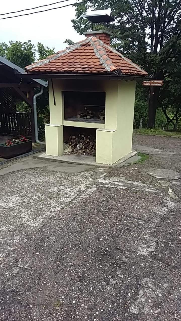 Lazarev Konak Banja Koviljača Buitenkant foto