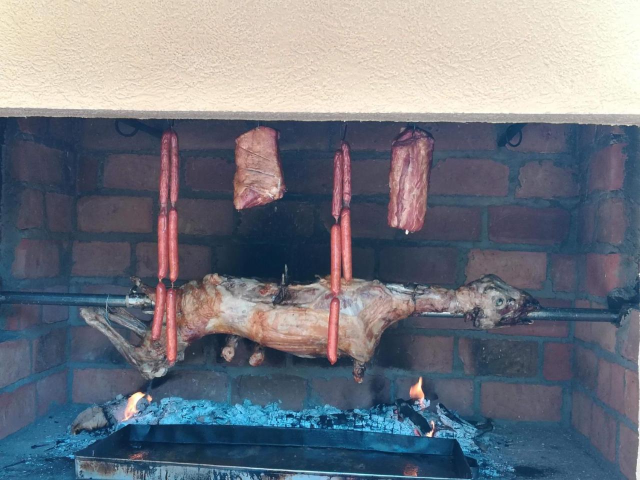 Lazarev Konak Banja Koviljača Buitenkant foto