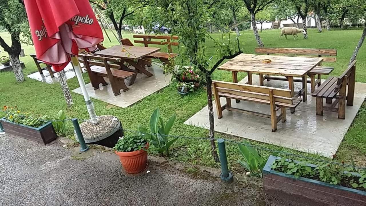 Lazarev Konak Banja Koviljača Buitenkant foto