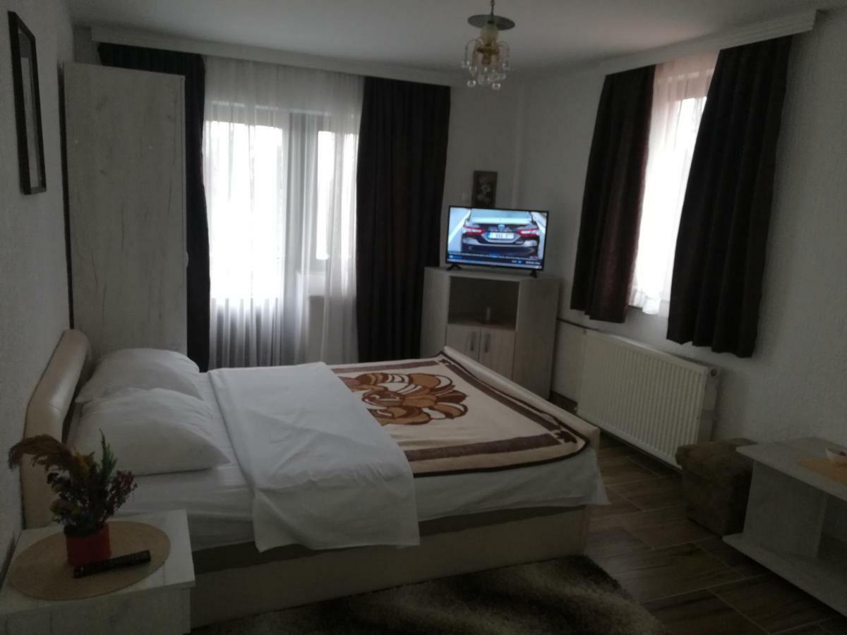 Lazarev Konak Banja Koviljača Buitenkant foto