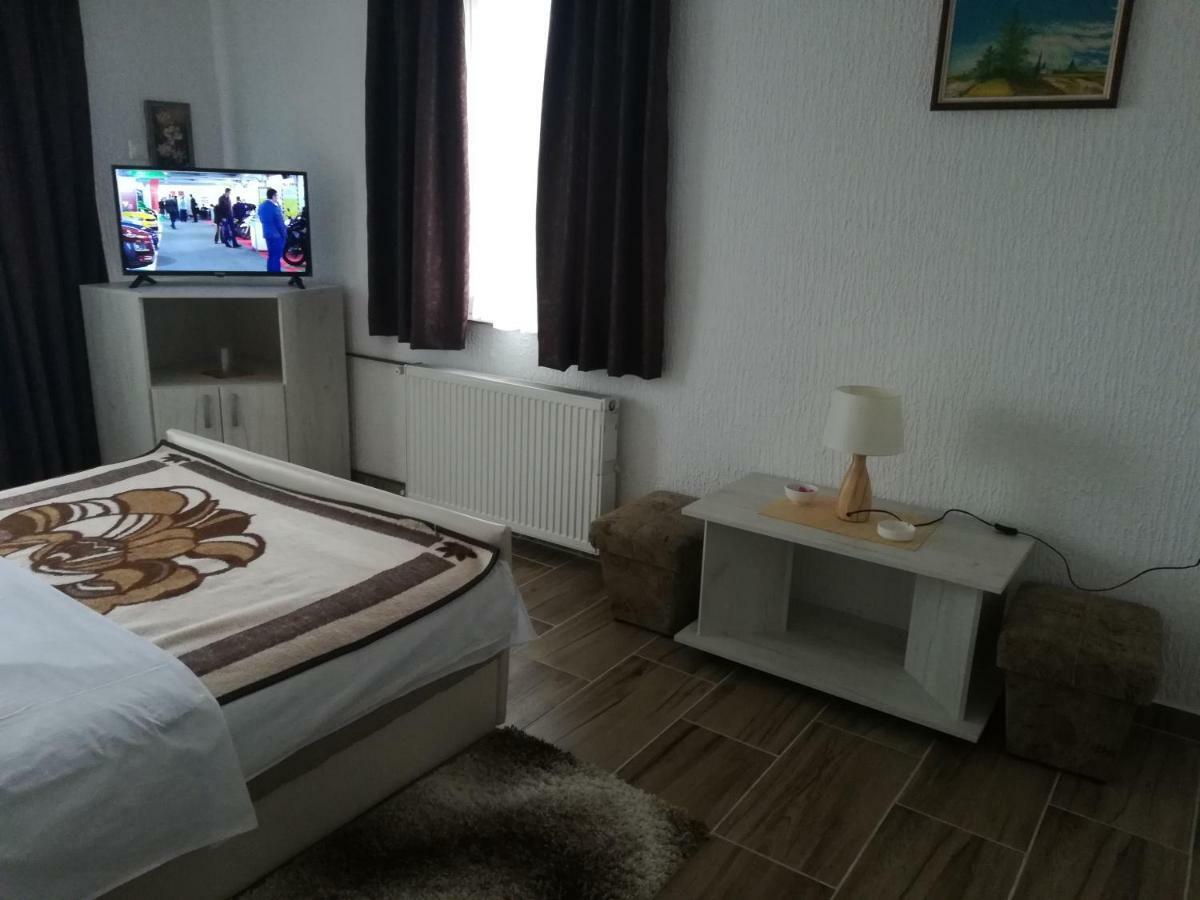Lazarev Konak Banja Koviljača Buitenkant foto