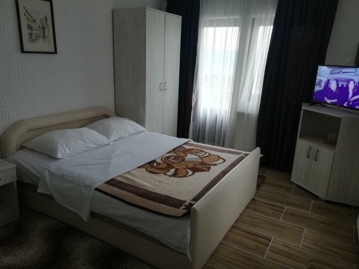 Lazarev Konak Banja Koviljača Buitenkant foto